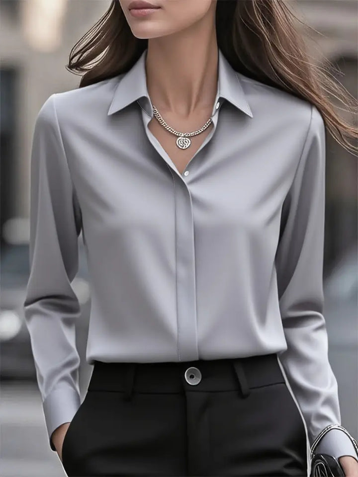 Celina | Satijnen Blouse met Knopen